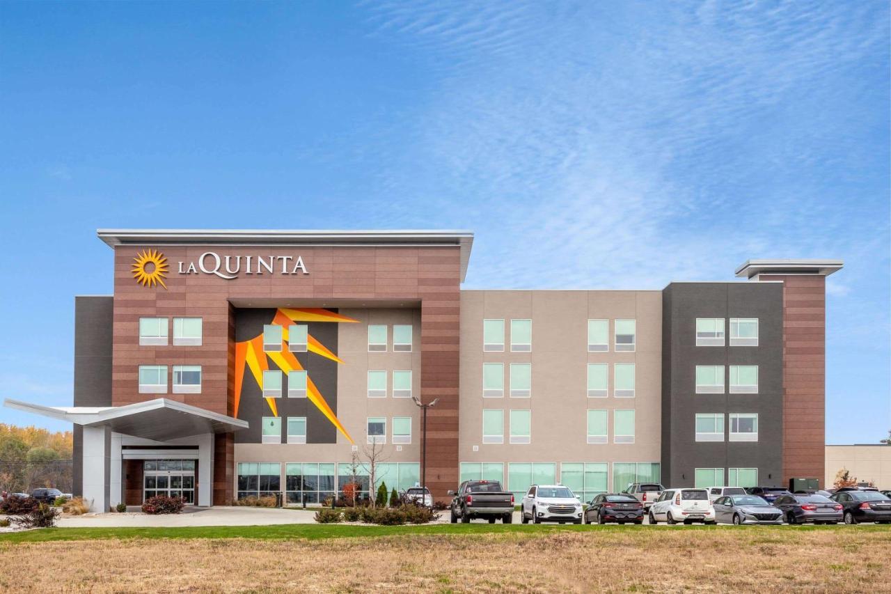 La Quinta Inn & Suites By Wyndham Shorewood Exteriér fotografie