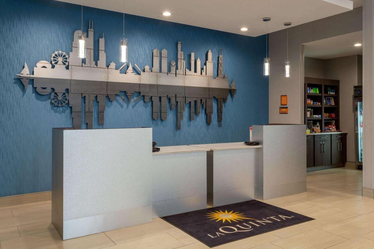 La Quinta Inn & Suites By Wyndham Shorewood Exteriér fotografie